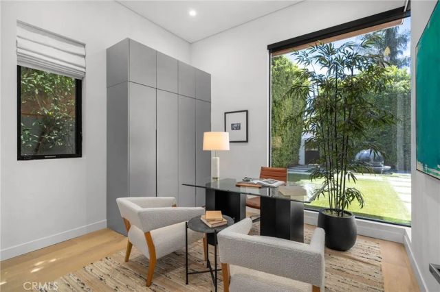 15231 Greenleaf Street, Sherman Oaks, CA 91403