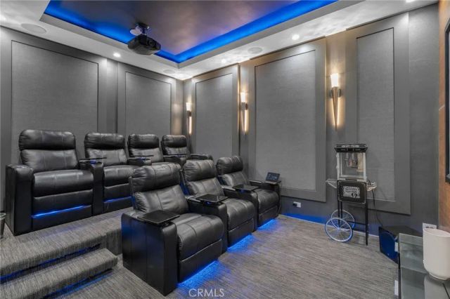 15231 Greenleaf Street, Sherman Oaks, CA 91403