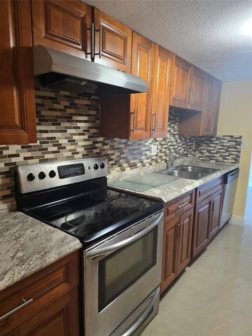 7051 Environ Boulevard, Lauderhill, FL 33319