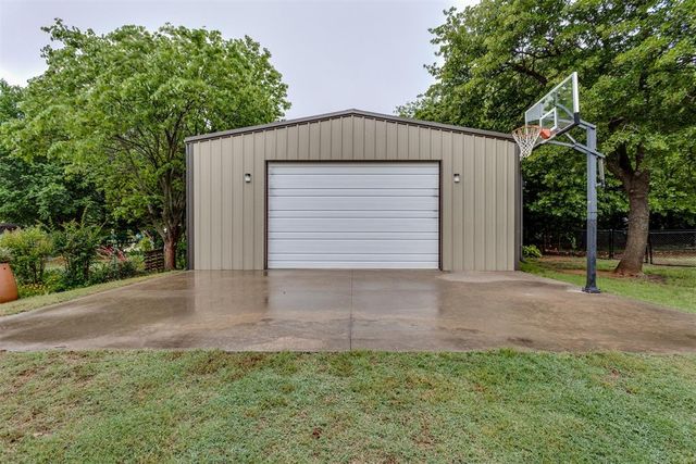 2445 County Road 1199, Blanchard, OK 73010