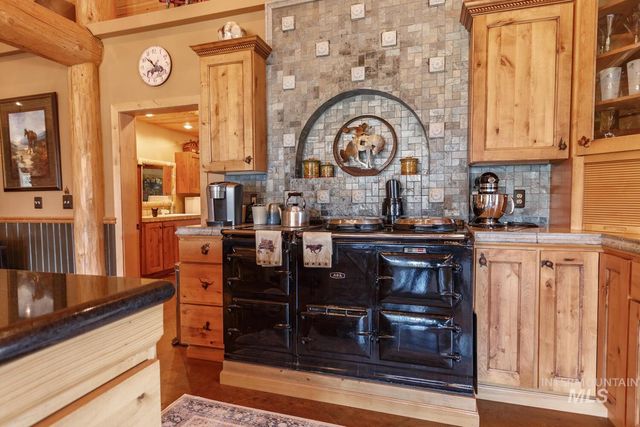 21800 Carringer, Mountain Home, ID 83647