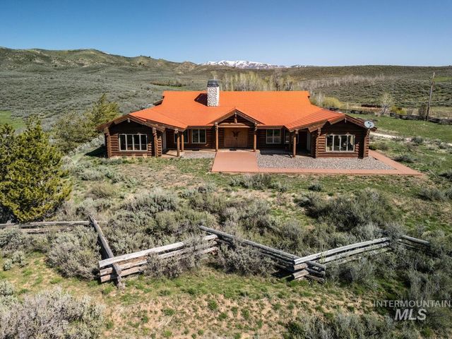 21800 Carringer, Mountain Home, ID 83647
