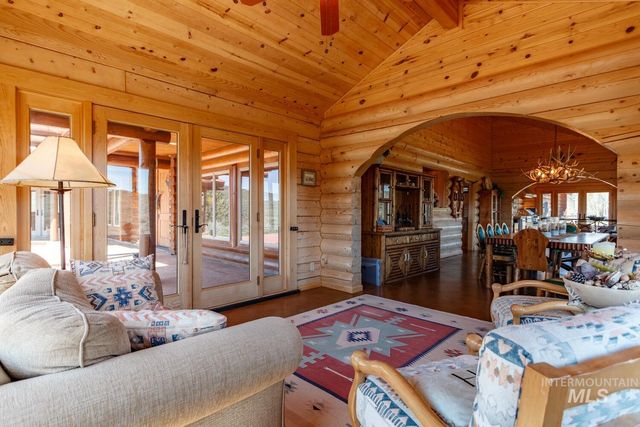 21800 Carringer, Mountain Home, ID 83647