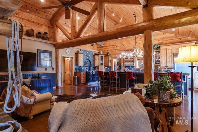 21800 Carringer, Mountain Home, ID 83647