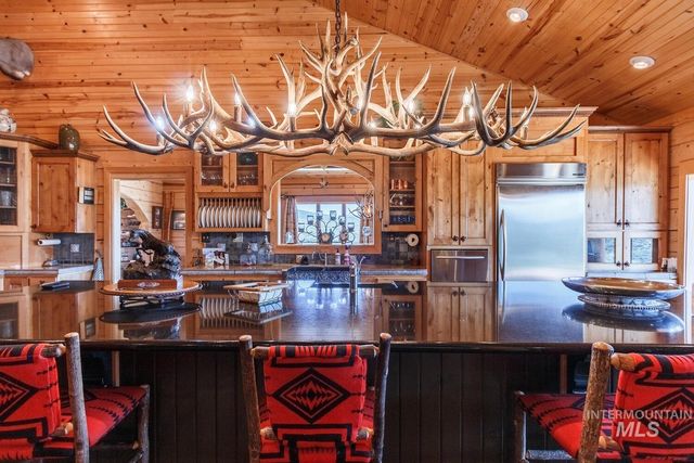 21800 Carringer, Mountain Home, ID 83647