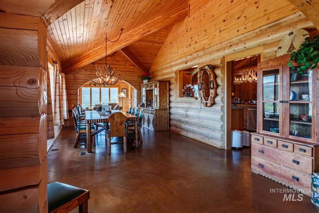 21800 Carringer, Mountain Home, ID 83647