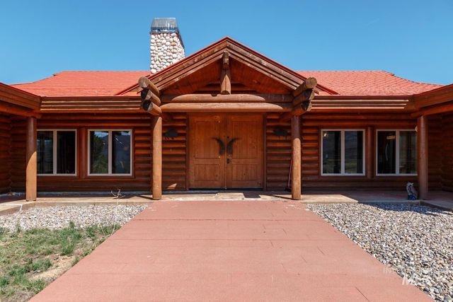 21800 Carringer, Mountain Home, ID 83647