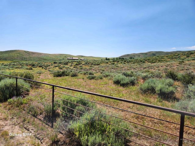 21800 Carringer, Mountain Home, ID 83647