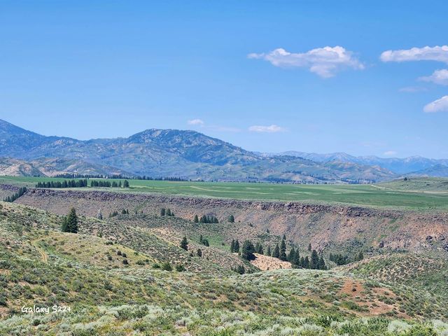 21800 Carringer, Mountain Home, ID 83647