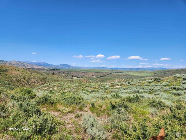 21800 Carringer, Mountain Home, ID 83647