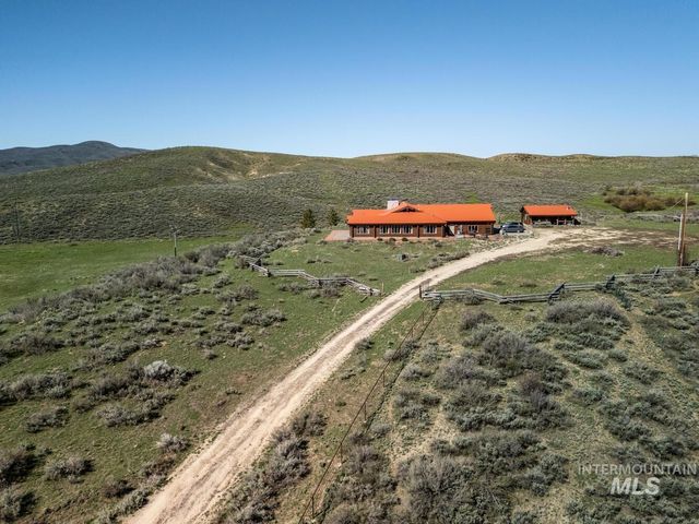 21800 Carringer, Mountain Home, ID 83647