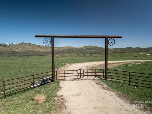 21800 Carringer, Mountain Home, ID 83647