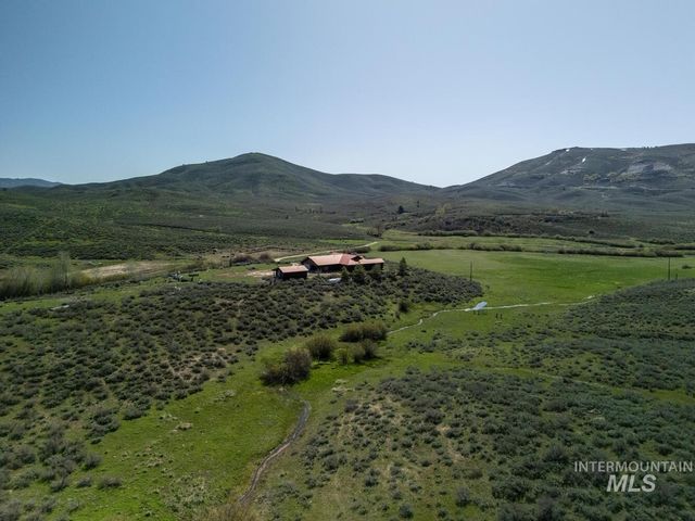 21800 Carringer, Mountain Home, ID 83647