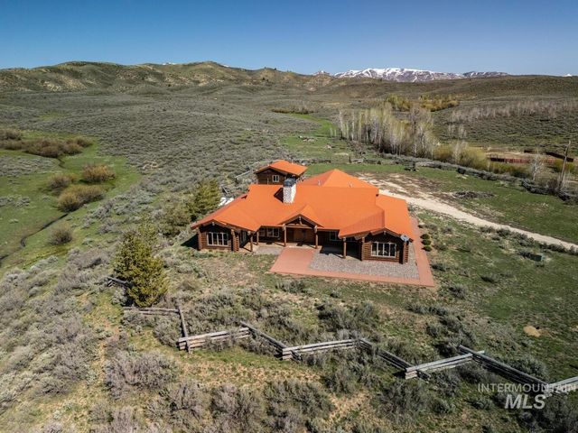 21800 Carringer, Mountain Home, ID 83647
