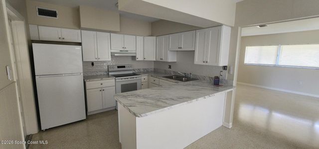 407 4th Street N, Cocoa Beach, FL 32931