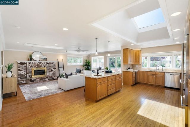 3074 Santa Maria Ct, Concord, CA 94518