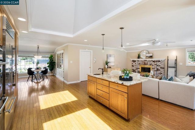 3074 Santa Maria Ct, Concord, CA 94518