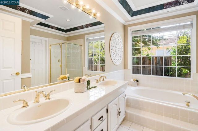 3074 Santa Maria Ct, Concord, CA 94518