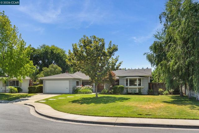 3074 Santa Maria Ct, Concord, CA 94518
