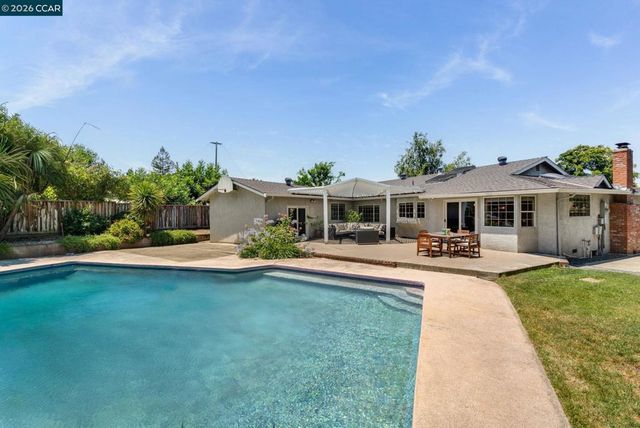 3074 Santa Maria Ct, Concord, CA 94518