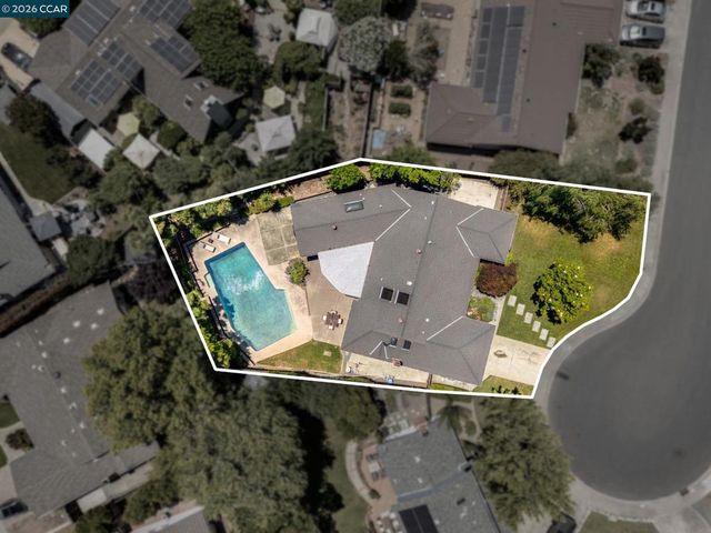 3074 Santa Maria Ct, Concord, CA 94518
