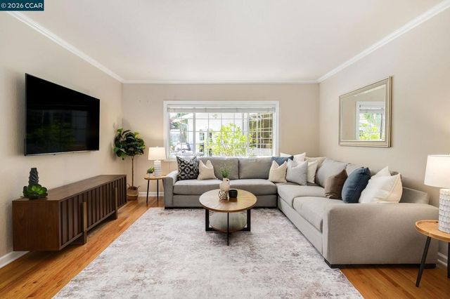 3074 Santa Maria Ct, Concord, CA 94518