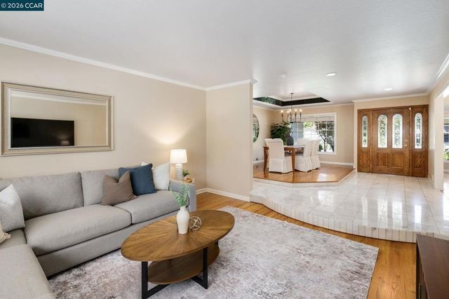 3074 Santa Maria Ct, Concord, CA 94518