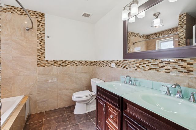 2011 Brummel Street, Evanston, IL 60202