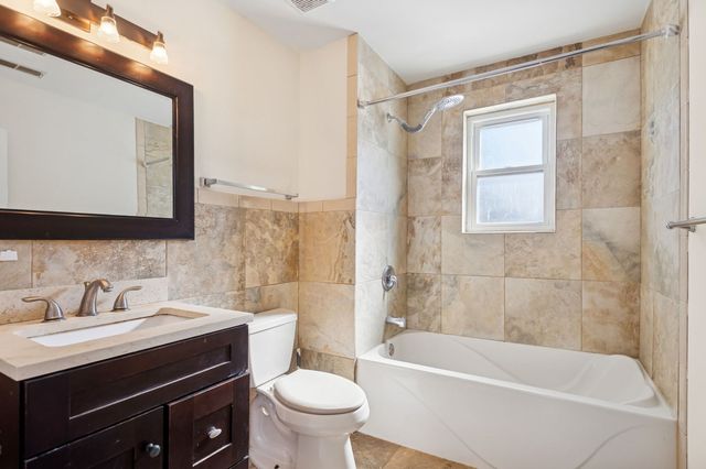 2011 Brummel Street, Evanston, IL 60202