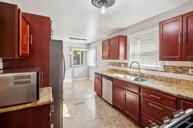 2011 Brummel Street, Evanston, IL 60202