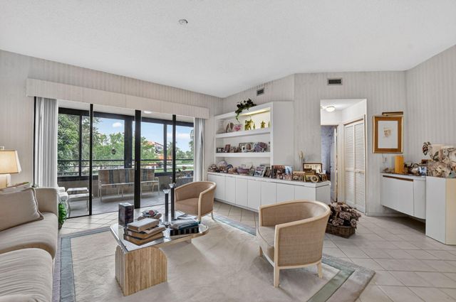 7535 LA PAZ Boulevard 201, Boca Raton, FL 33433
