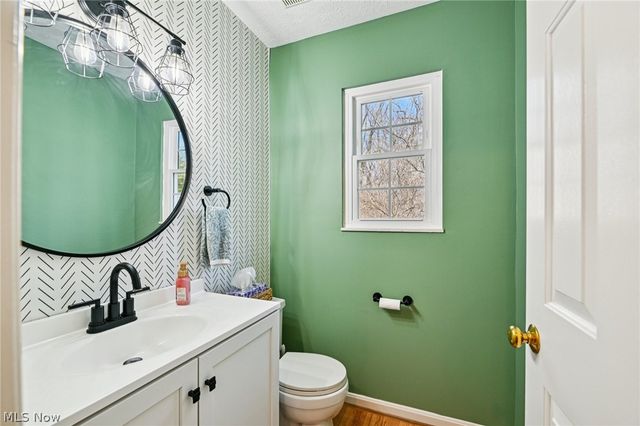 3432 Brookpoint Lane, Cuyahoga Falls, OH 44223