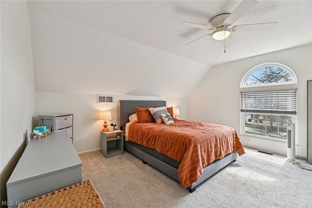 3432 Brookpoint Lane, Cuyahoga Falls, OH 44223