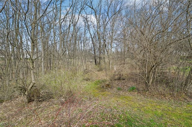 3432 Brookpoint Lane, Cuyahoga Falls, OH 44223