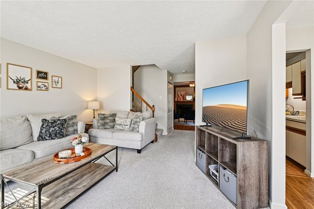 3432 Brookpoint Lane, Cuyahoga Falls, OH 44223