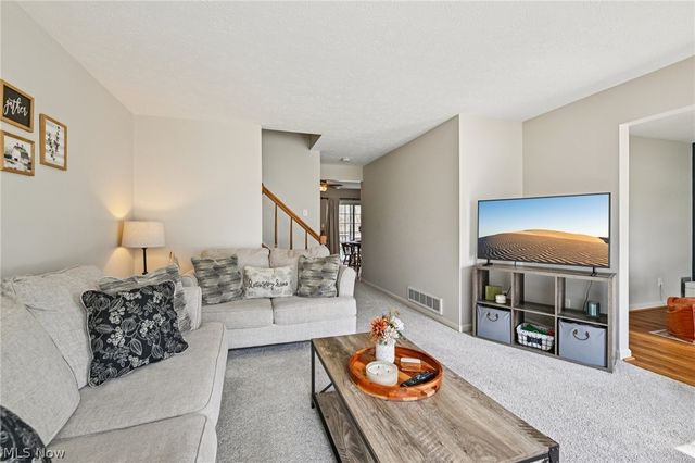 3432 Brookpoint Lane, Cuyahoga Falls, OH 44223