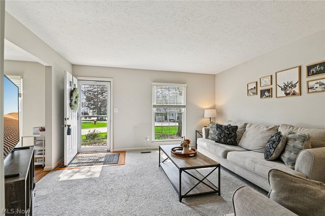 3432 Brookpoint Lane, Cuyahoga Falls, OH 44223