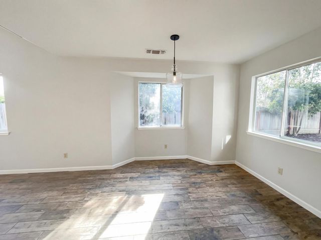 4744 Ponderay Ln, Sacramento, CA 95841