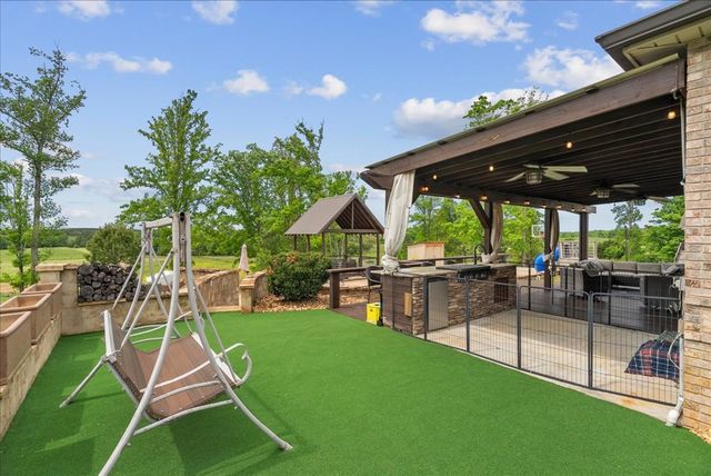 100 Arrowhead Drive, Chatsworth, GA 30705
