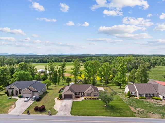 100 Arrowhead Drive, Chatsworth, GA 30705