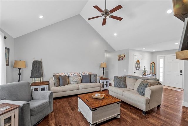 100 Arrowhead Drive, Chatsworth, GA 30705