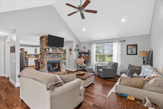 100 Arrowhead Drive, Chatsworth, GA 30705