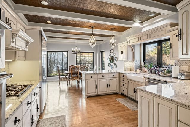 13953 Lake Shore Drive, Clive, IA 50325