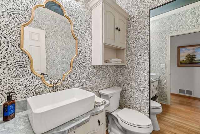 13953 Lake Shore Drive, Clive, IA 50325