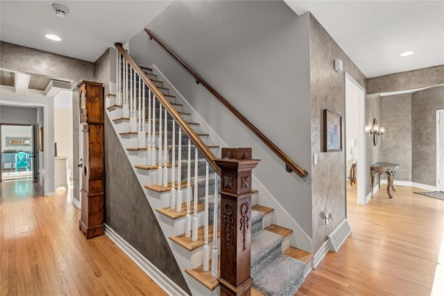 13953 Lake Shore Drive, Clive, IA 50325