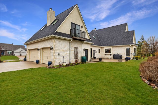 13953 Lake Shore Drive, Clive, IA 50325