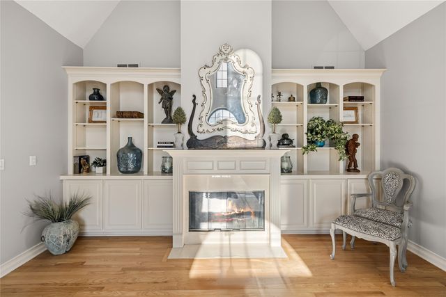 13953 Lake Shore Drive, Clive, IA 50325