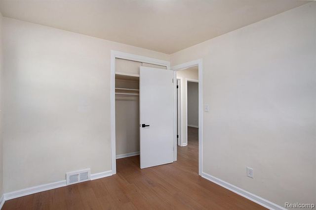 22150 Beverly Street, Oak Park, MI 48237