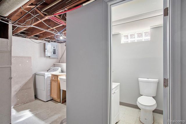 22150 Beverly Street, Oak Park, MI 48237