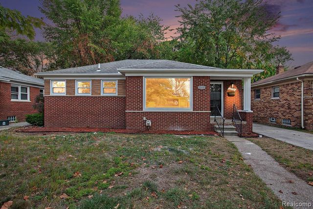 22150 Beverly Street, Oak Park, MI 48237